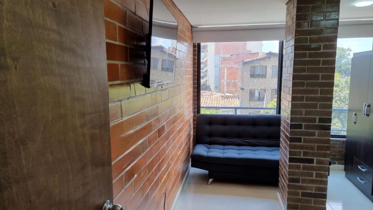 Privados Y Extraordinarios En * Medellin